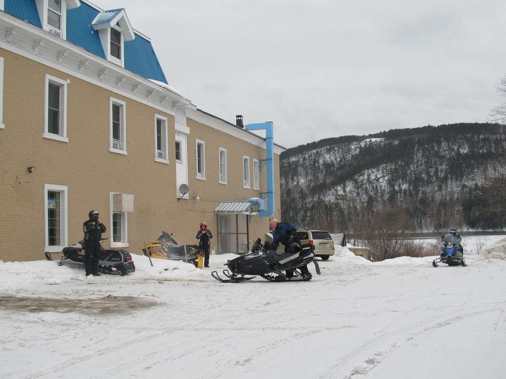 Le Voyageur Inn Mattawa Exterior photo