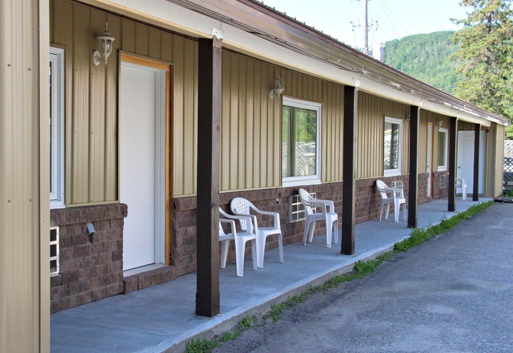 Le Voyageur Inn Mattawa Exterior photo